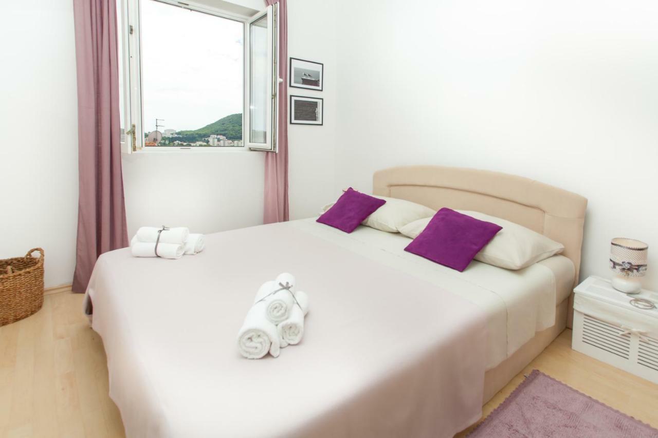 Apartament Two Bedroom With A Sea View & A Balcony